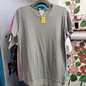Lularoe Gracie t-shirt